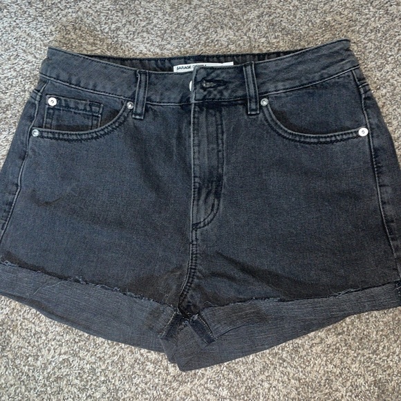 Garage | Denim Mom Short Void Black - Picture 3 of 5